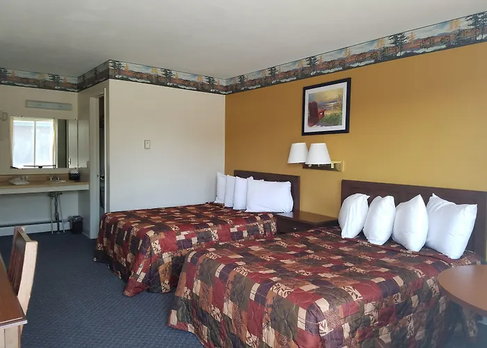 Clark'S Beach Motel